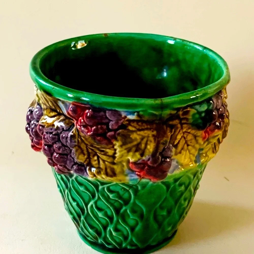 Coronet Czechoslovakia Registered Ceramic Jar